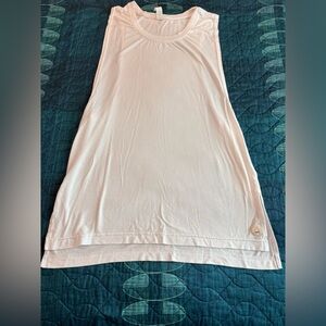 Vuori Women's White Muscle Tee